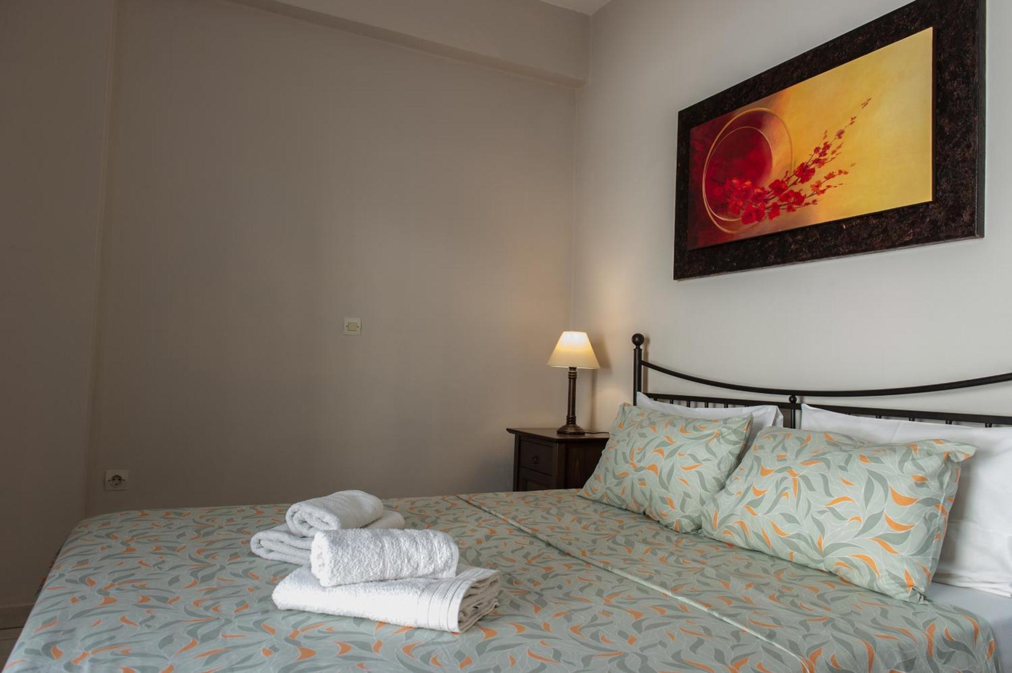 Kamari Blue Apartments Каламата Экстерьер фото