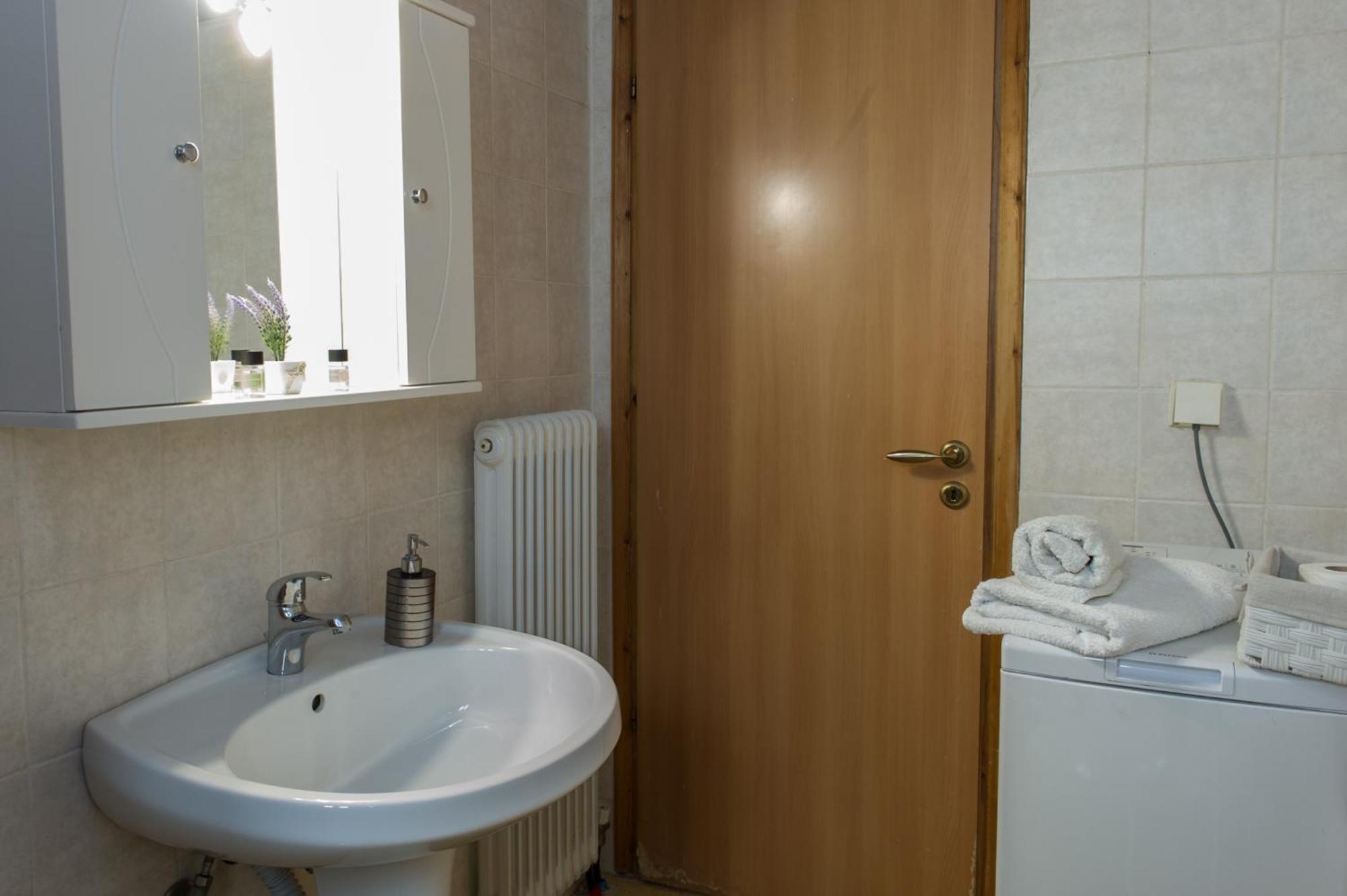 Kamari Blue Apartments Каламата Экстерьер фото