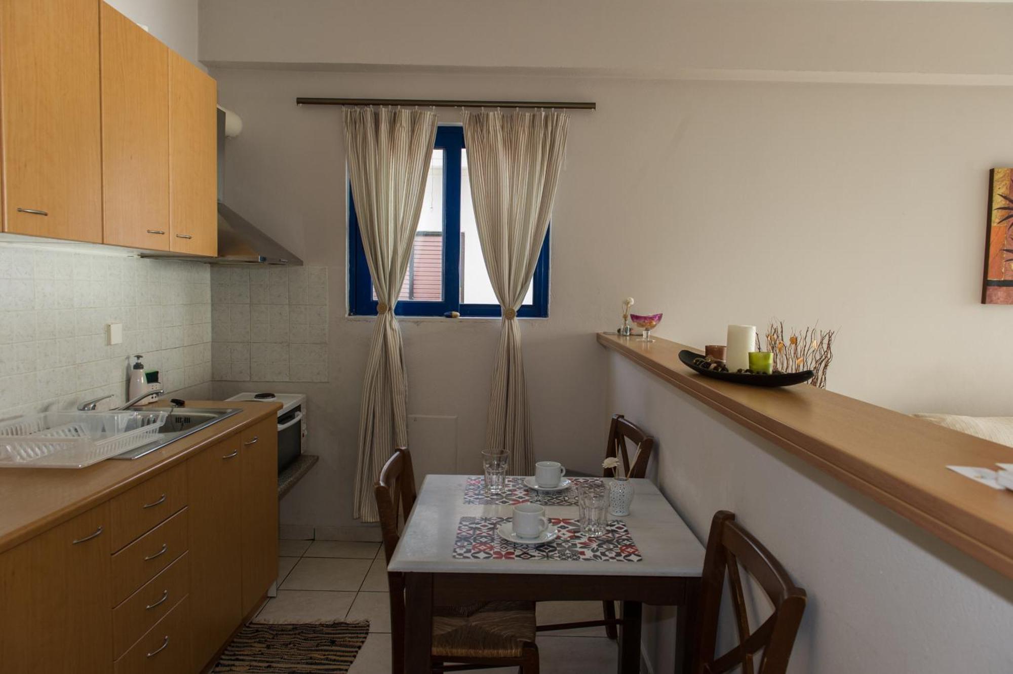 Kamari Blue Apartments Каламата Экстерьер фото