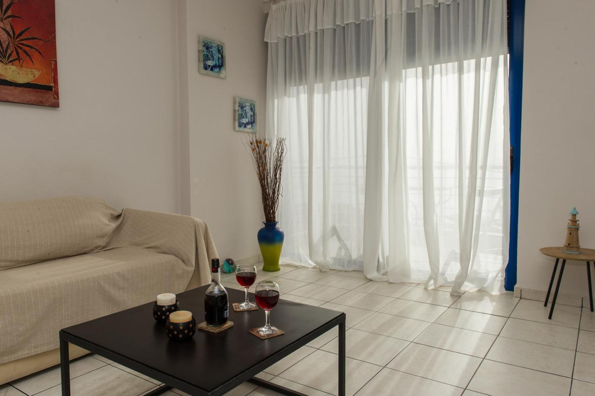 Kamari Blue Apartments Каламата Экстерьер фото