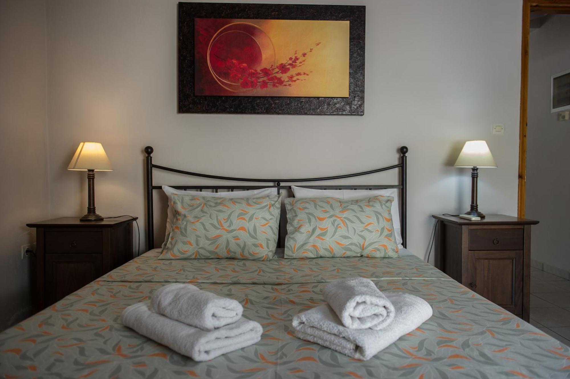 Kamari Blue Apartments Каламата Экстерьер фото