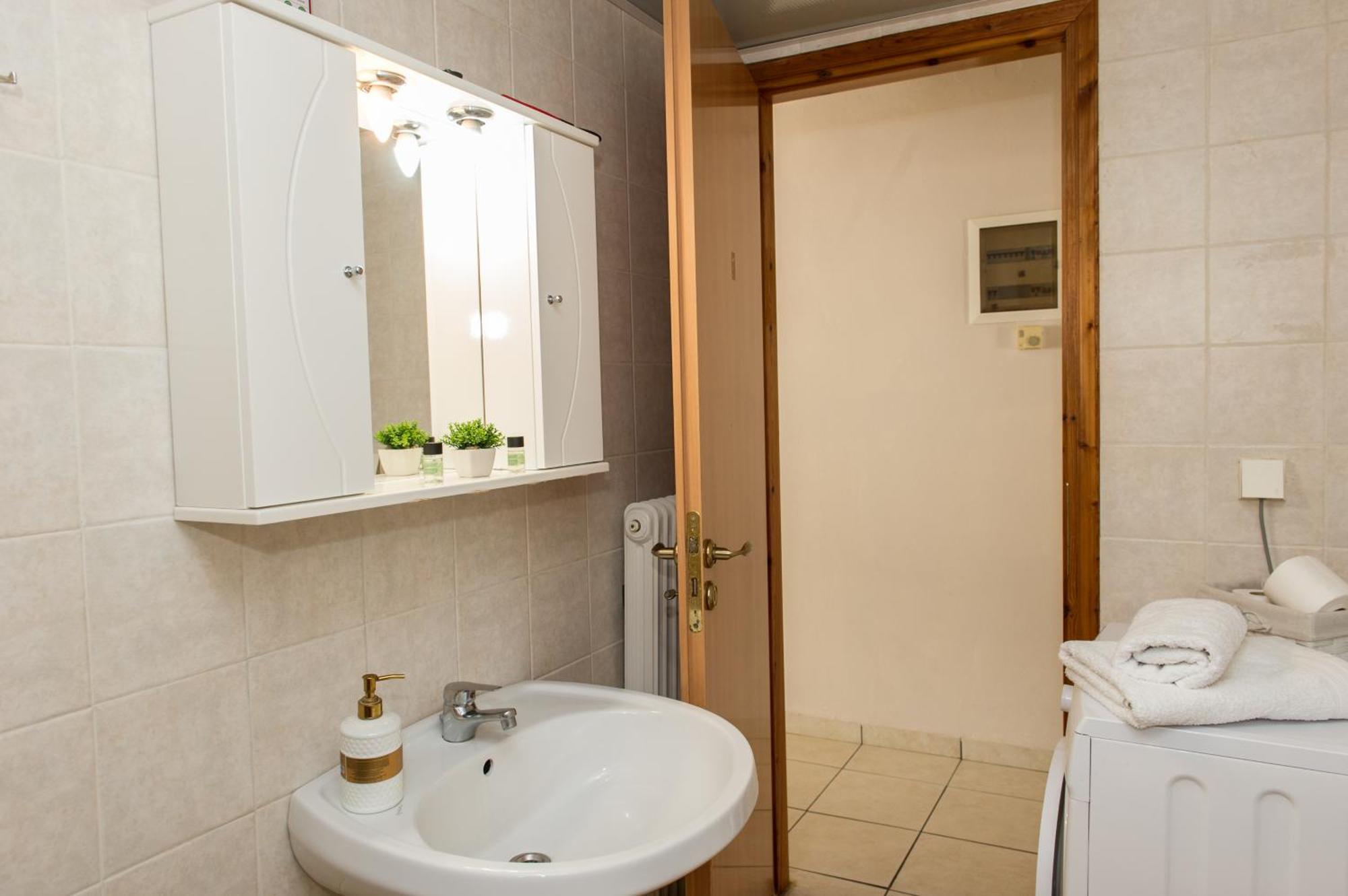Kamari Blue Apartments Каламата Экстерьер фото
