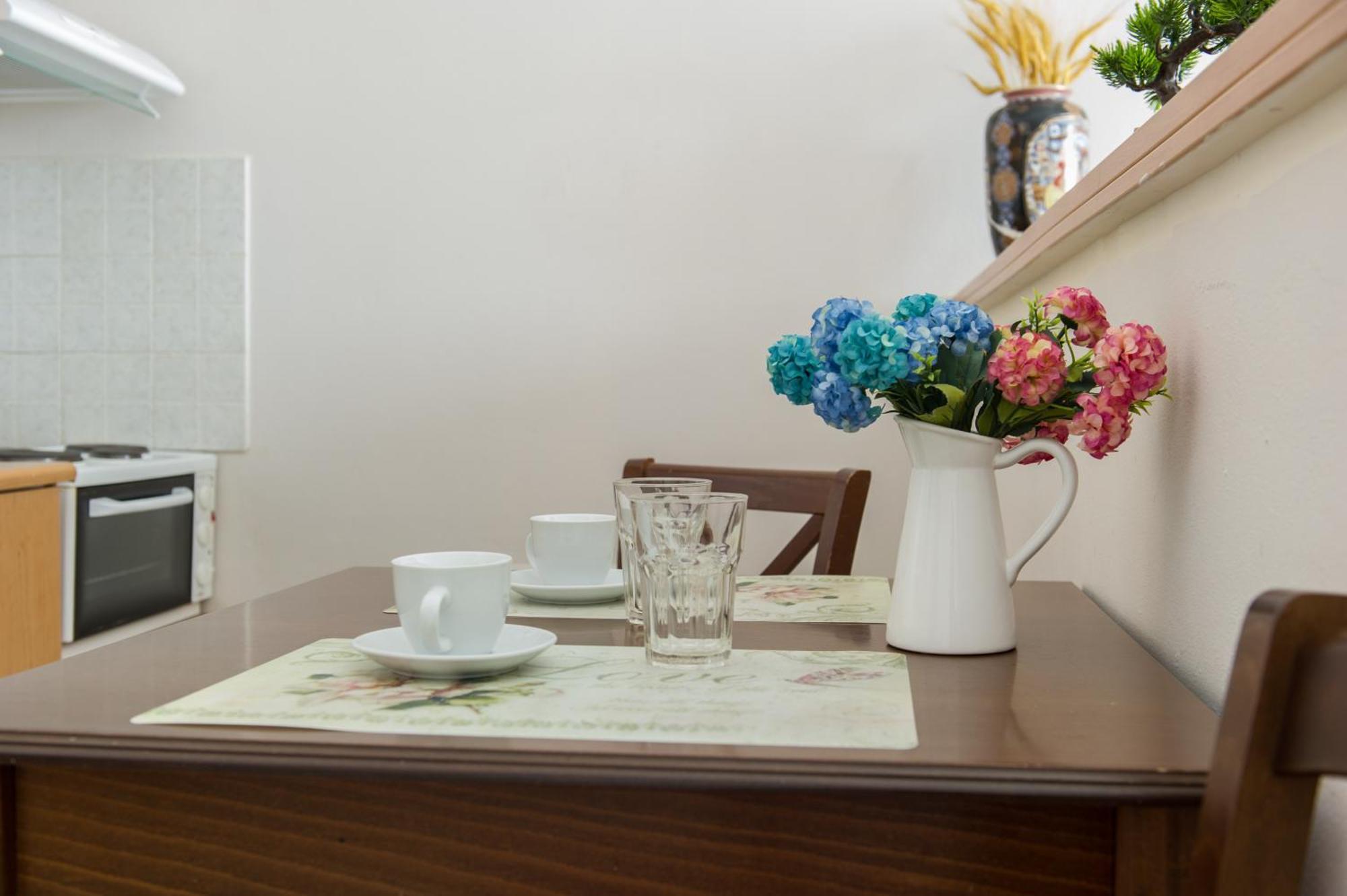 Kamari Blue Apartments Каламата Экстерьер фото