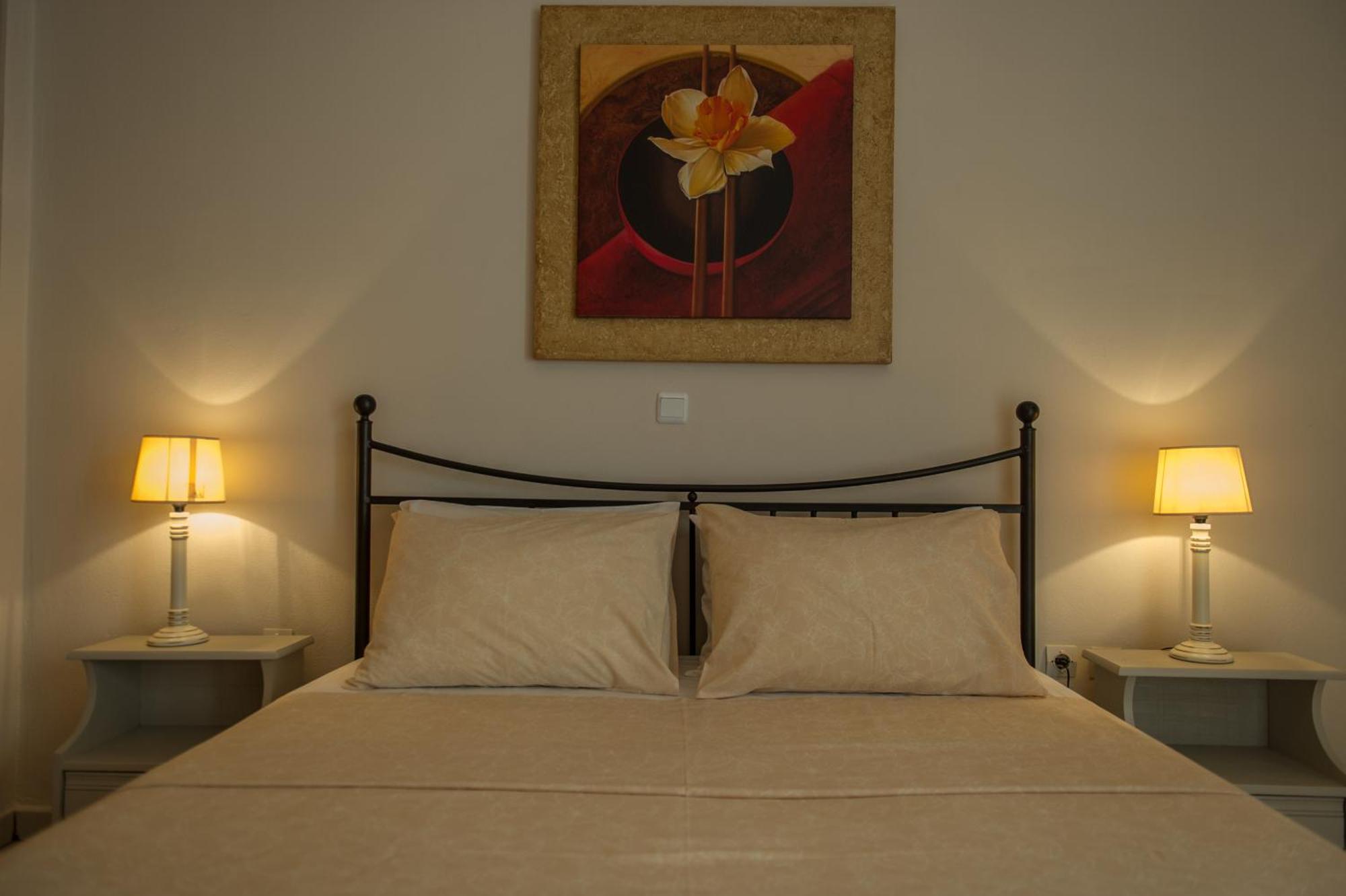 Kamari Blue Apartments Каламата Экстерьер фото